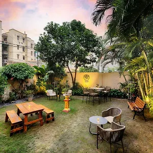 https://international-travellers-hostel-and-bistro.hotels-varanasi.com