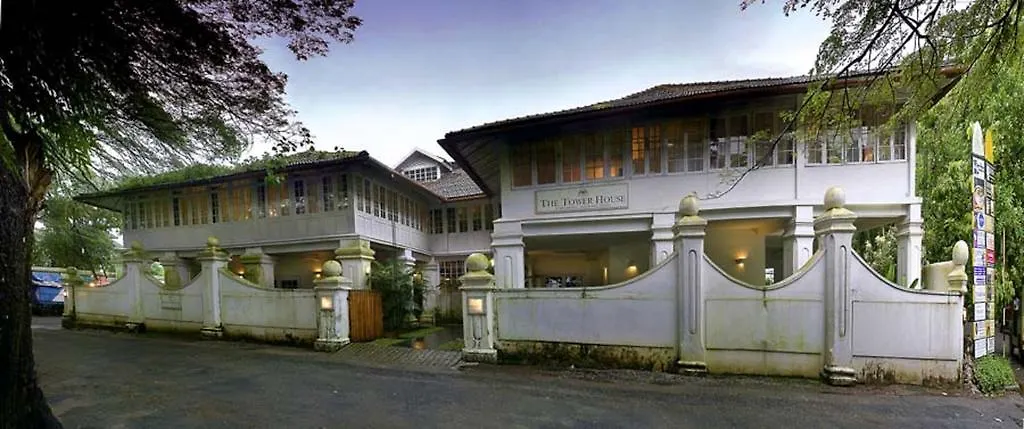 Neemrana'S- Tower House Hotel Kochi